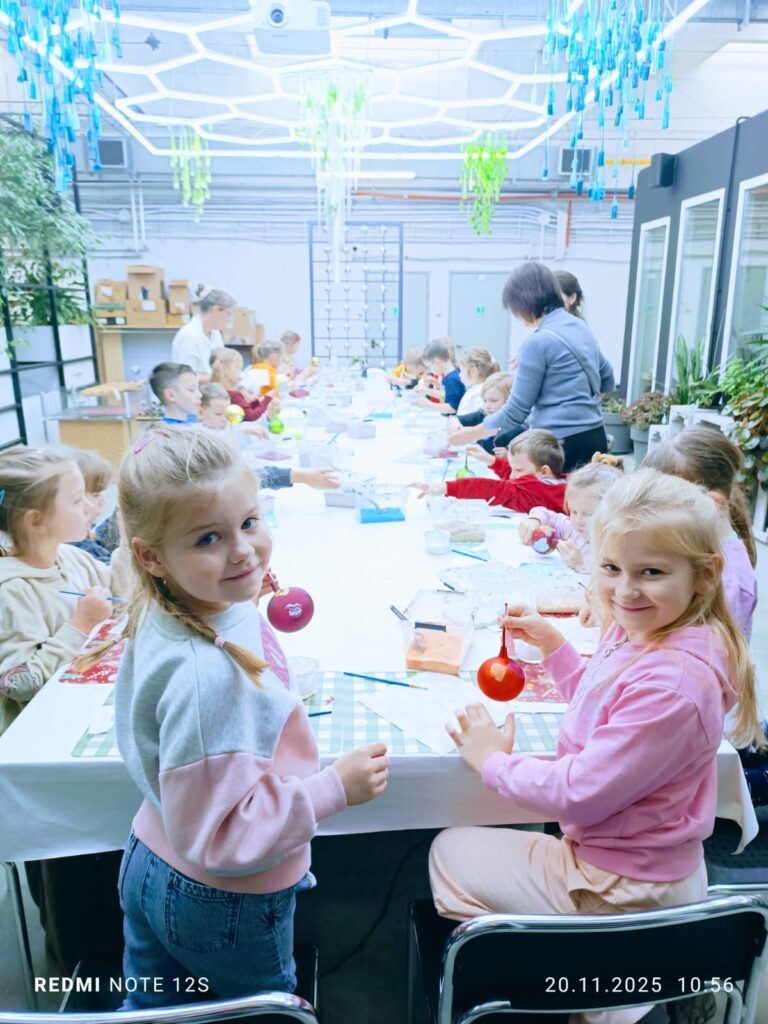 Wycieczka do Fabryki Bombek w Staszowie. Grupa "Motylki".