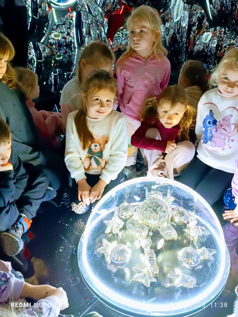 Wycieczka do Fabryki Bombek w Staszowie. Grupa "Motylki".