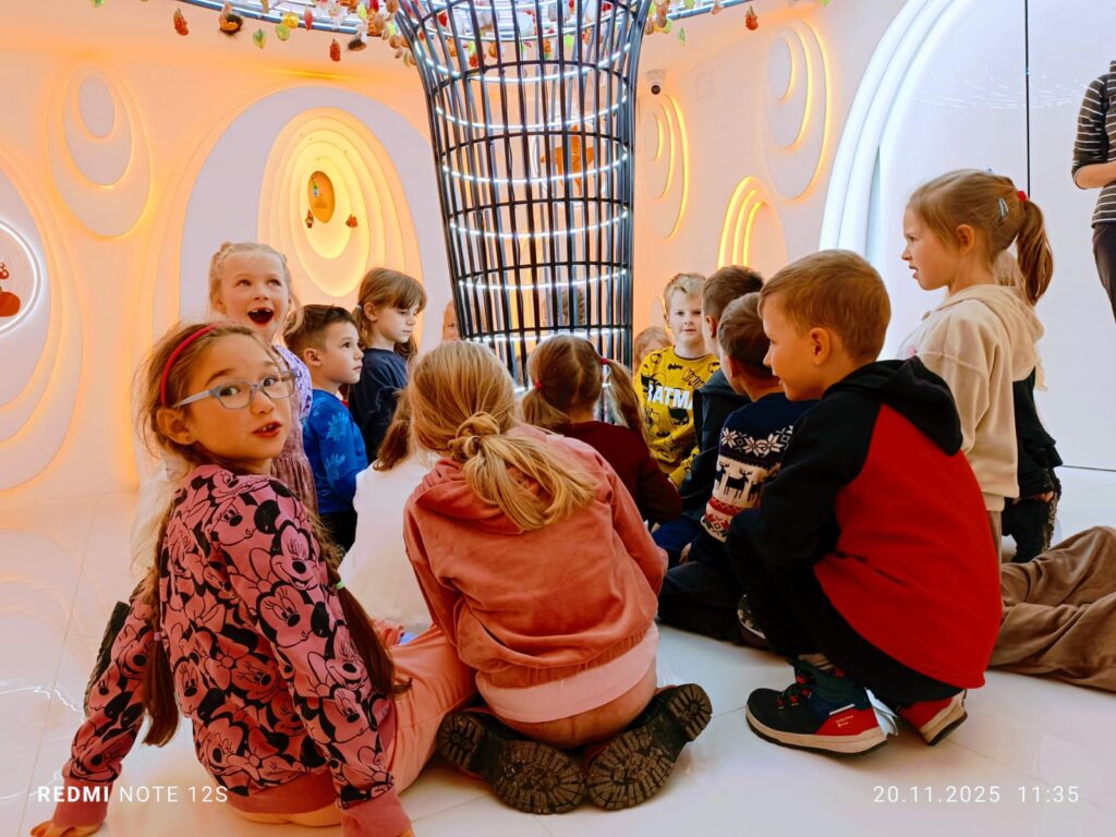 Wycieczka do Fabryki Bombek w Staszowie. Grupa "Motylki".