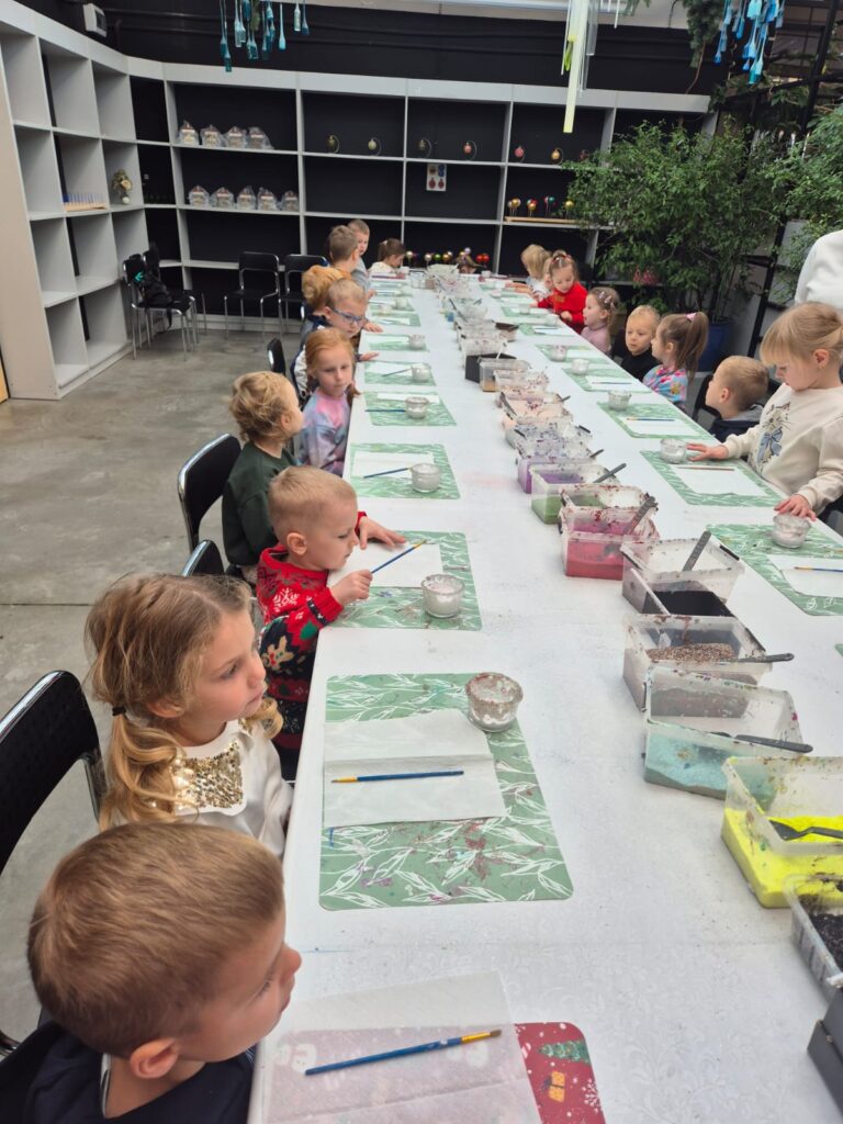 Wycieczka do Fabryki Bombki w Staszowie. Grupa "Wiewiórki".