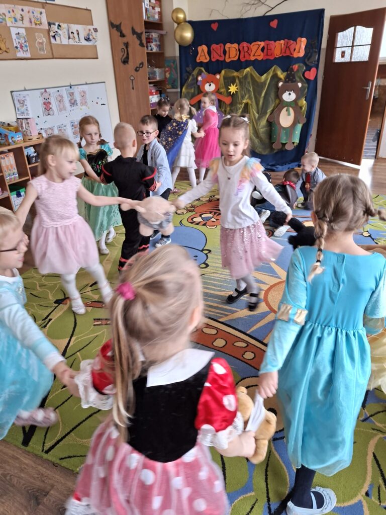 Bal Andrzejkowy w grupie "Wiewiórki".