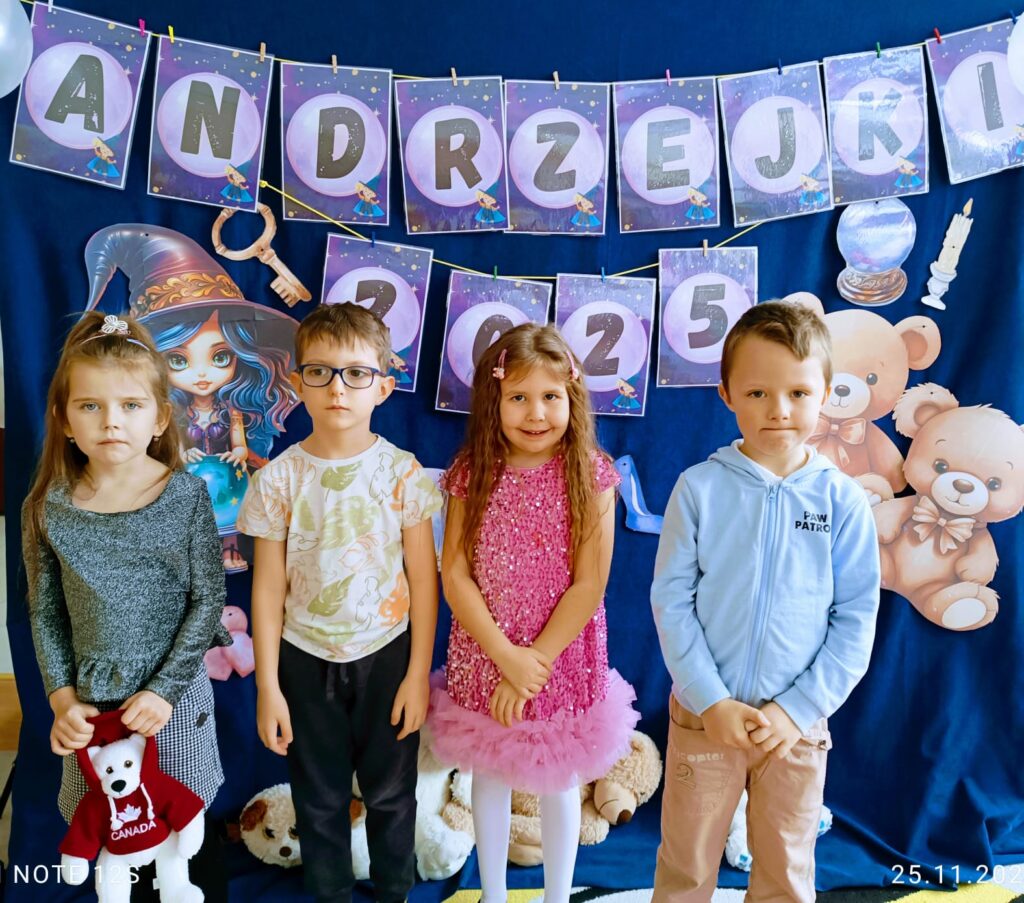 Andrzejki z Pluszowym Misiem w grupie "Motylki".