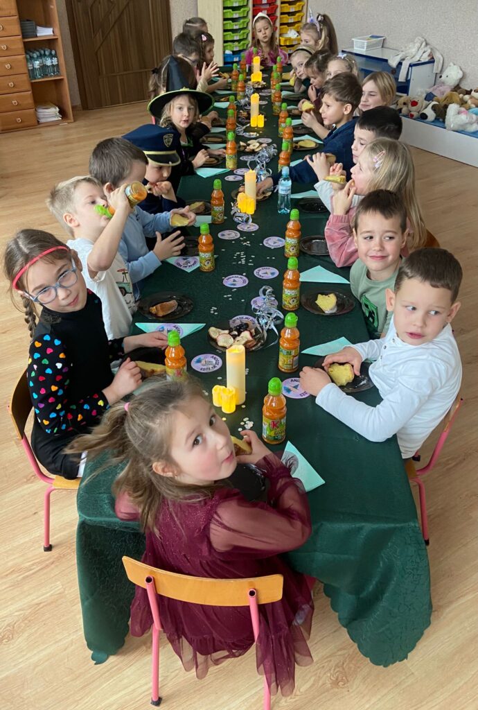 Andrzejki z Pluszowym Misiem w grupie "Motylki".