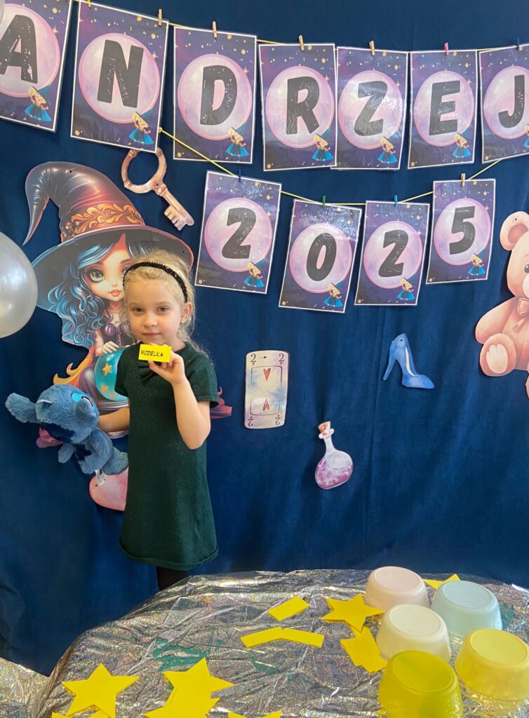 Andrzejki z Pluszowym Misiem w grupie "Motylki".