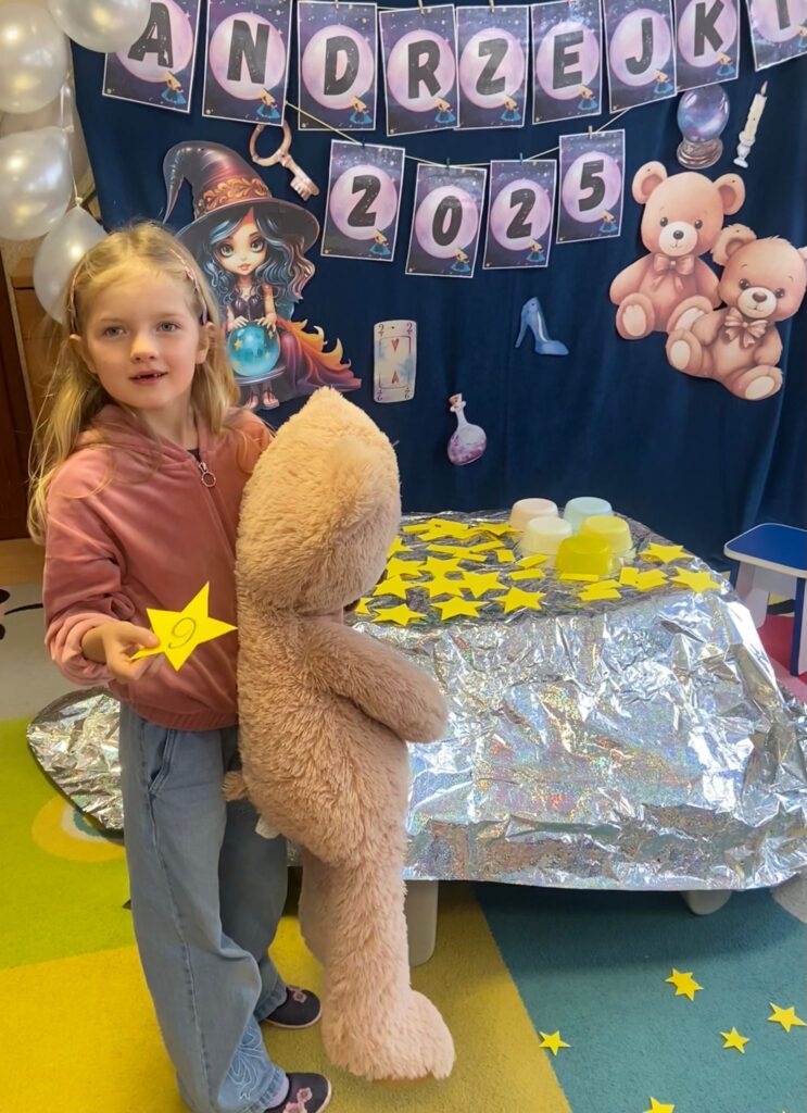 Andrzejki z Pluszowym Misiem w grupie "Motylki".