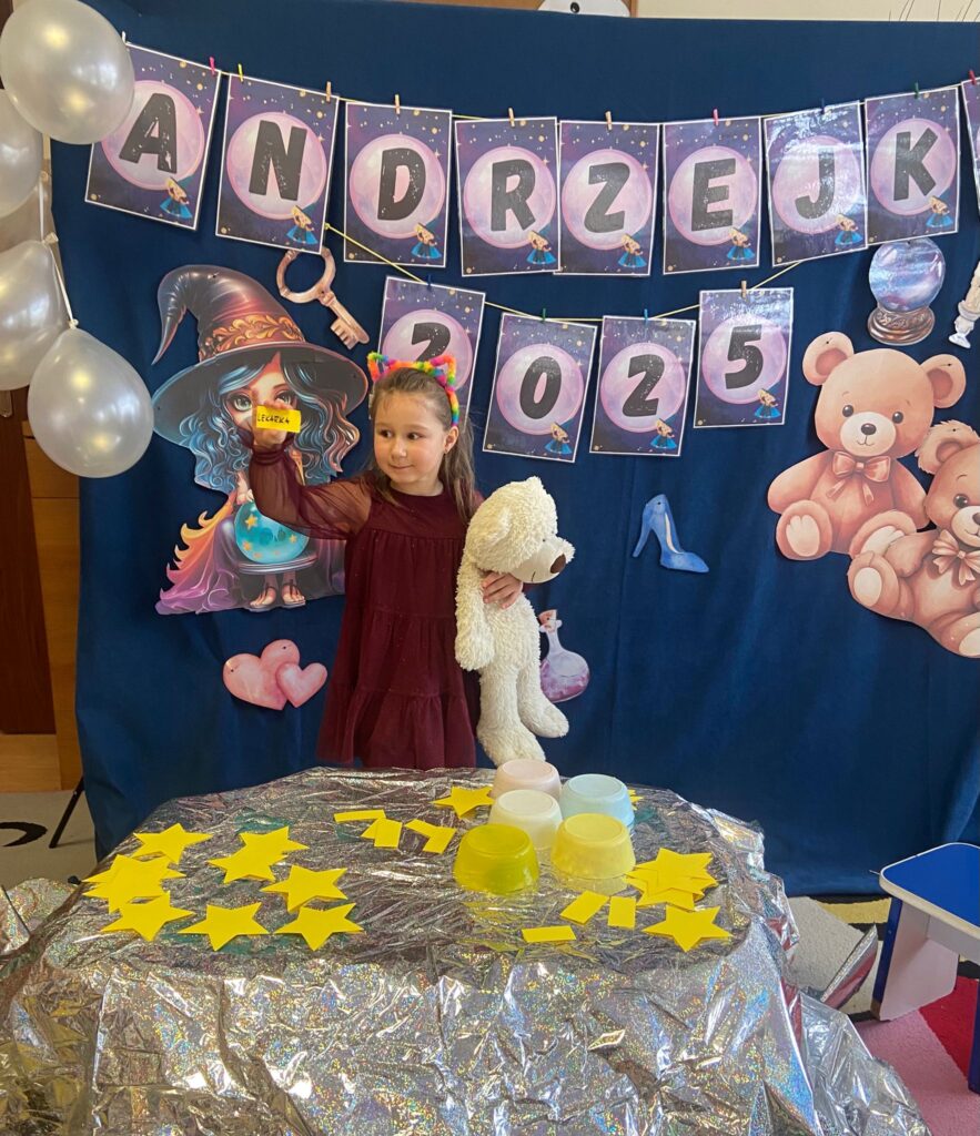 Andrzejki z Pluszowym Misiem w grupie "Motylki".