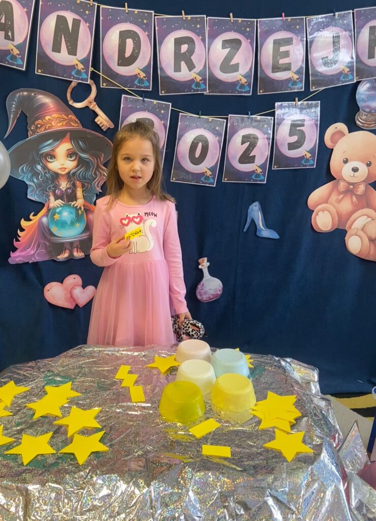 Andrzejki z Pluszowym Misiem w grupie "Motylki".