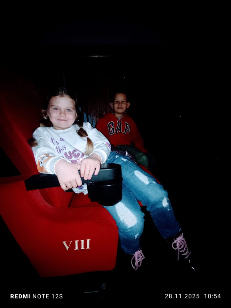 Wyjście do Buskiego Centrum Kultury na musical pt. "Magiczny Świat Pana Andersena".