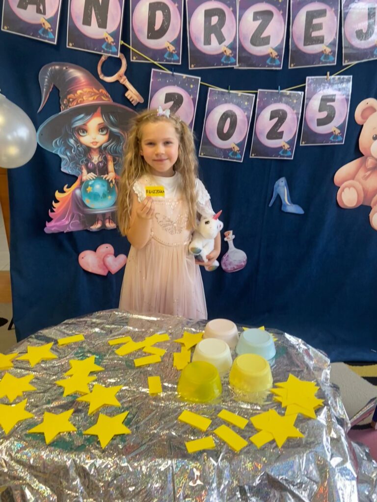 Andrzejki z Pluszowym Misiem w grupie "Motylki".