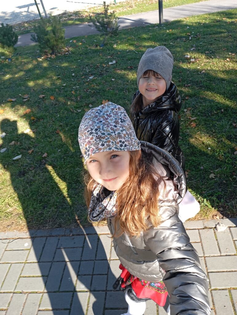 Jesienny spacer w grupie "Pszczółek".