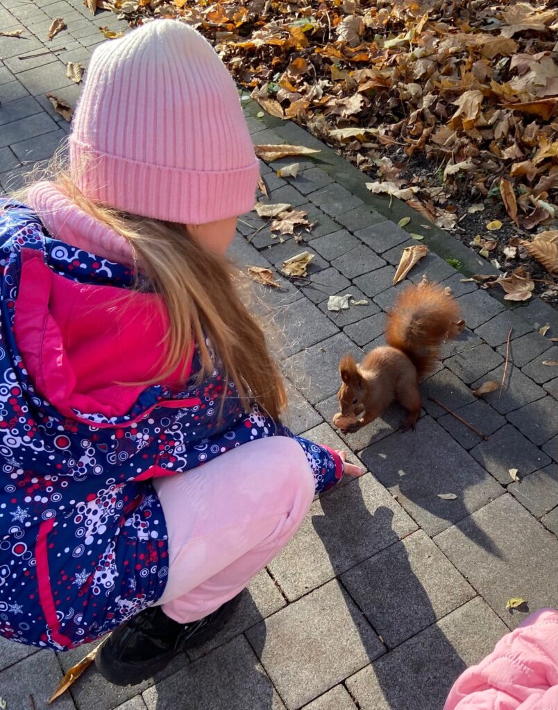 Wycieczka do Parku Zdrojowego w grupie "Motylki".