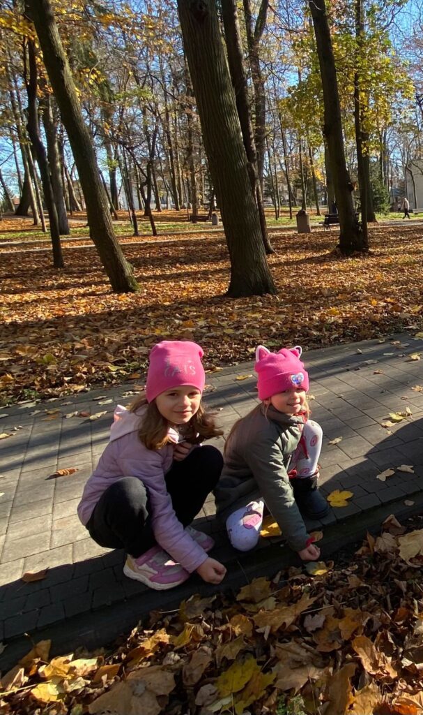 Wycieczka do Parku Zdrojowego w grupie "Motylki".