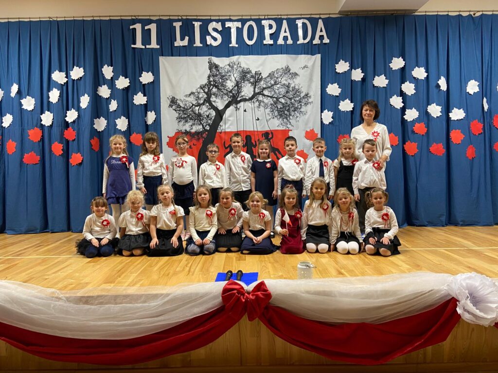 Narodowe Święto Niepodległości w Grupie "Motylki". Występ naszej laureatki w Konkursie Piosenki Patriotycznej.