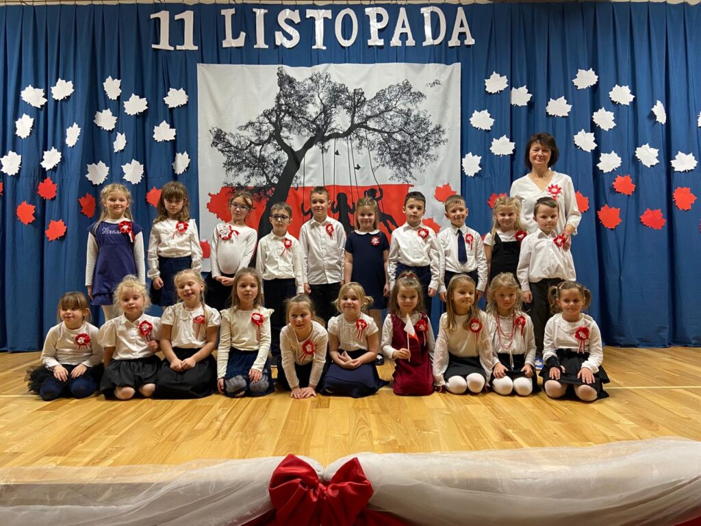 Narodowe Święto Niepodległości w Grupie "Motylki". Występ naszej laureatki w Konkursie Piosenki Patriotycznej.