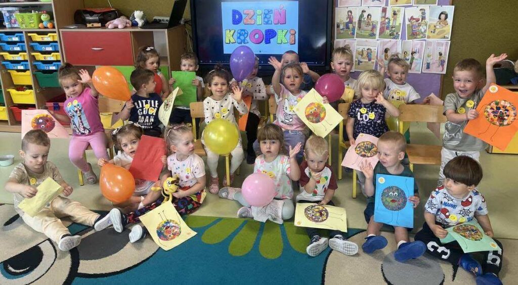 ''Dzień Kropki" grupa "Sówki"