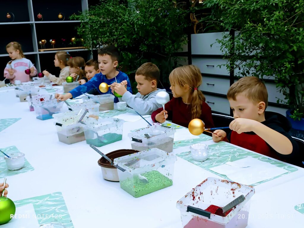 Wycieczka do Fabryki Bombek w Staszowie. Grupa "Motylki".