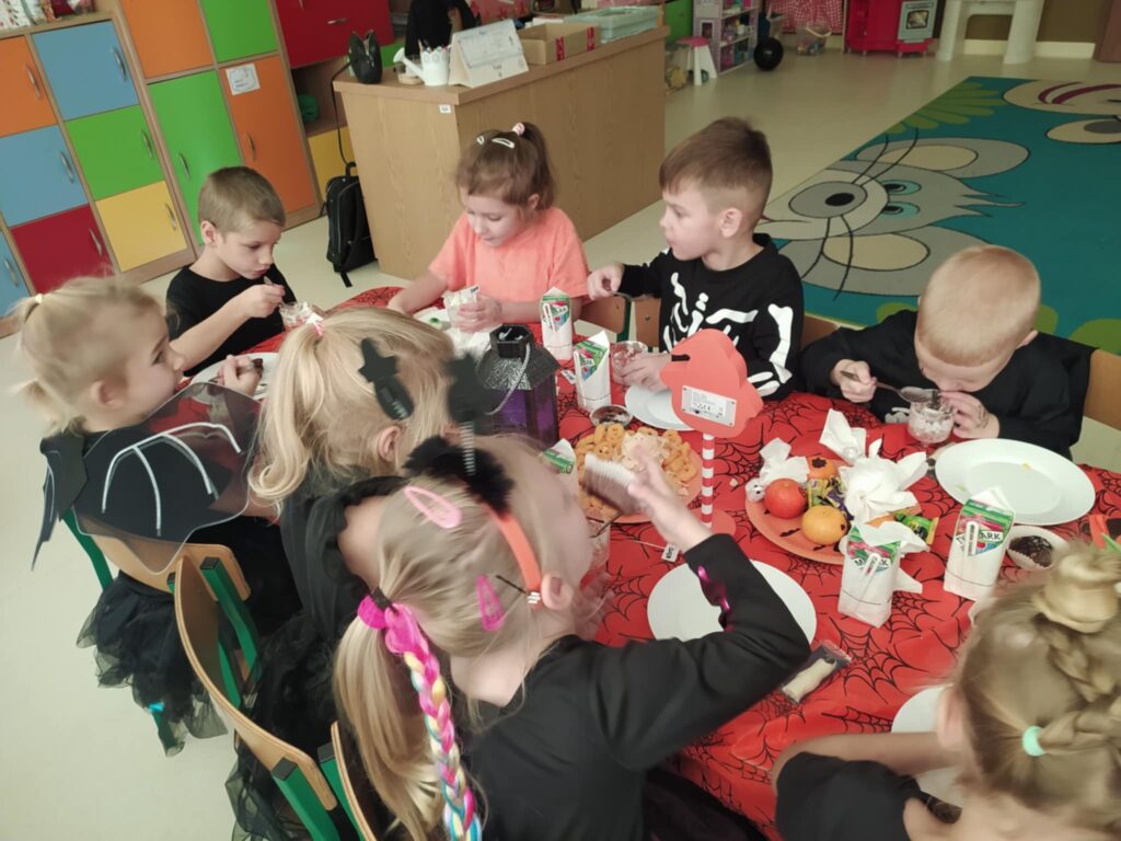 HALLOWEEN - GRUPA ŻYRAFKI 