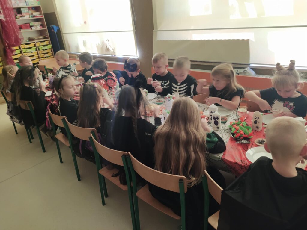 HALLOWEEN - GRUPA ŻYRAFKI 