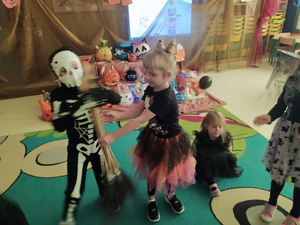 HALLOWEEN - GRUPA ŻYRAFKI 