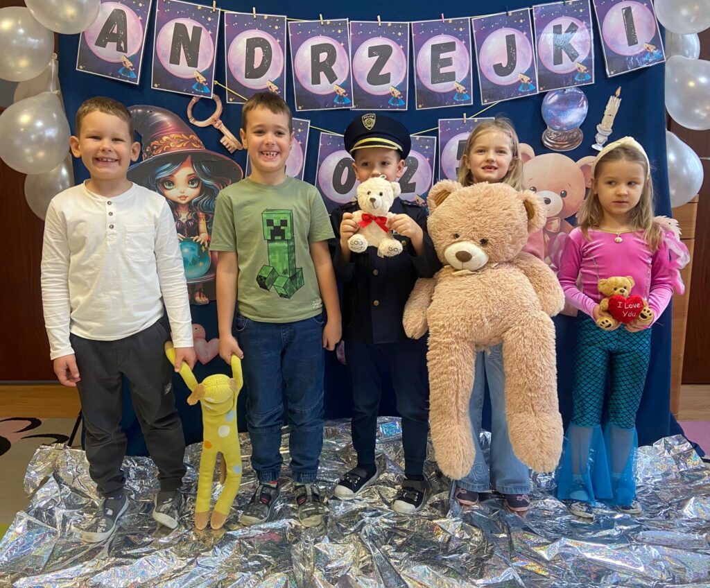 Andrzejki z Pluszowym Misiem w grupie "Motylki".