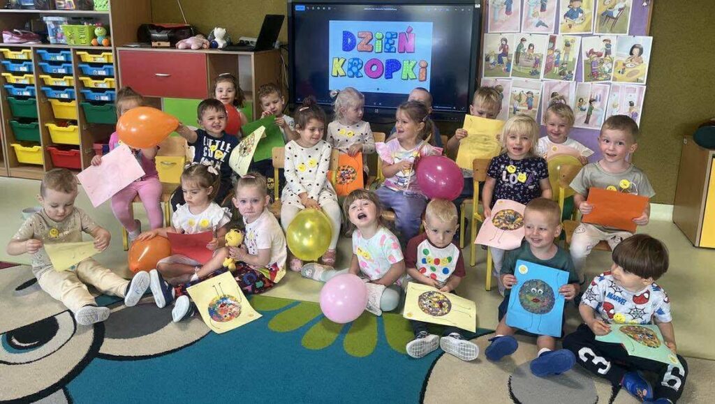''Dzień Kropki" grupa "Sówki"