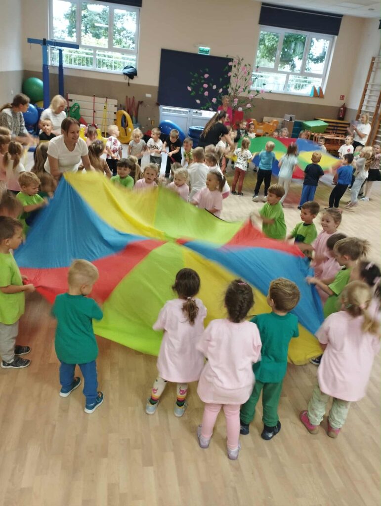 DZIEŃ SPORTU - GRUPA PAPUŻKI