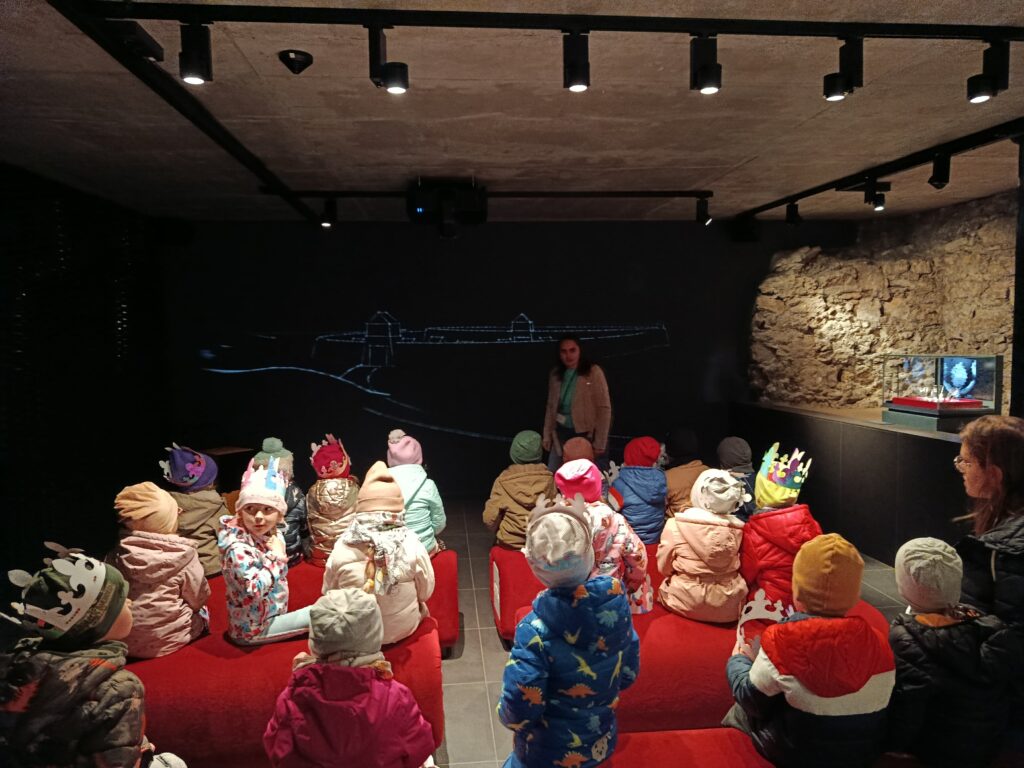 WYCIECZKA DO MUZEUM ARCHEOLOGICZNEGO W WIŚLICY  - GRUPA ŻYRAFKI 