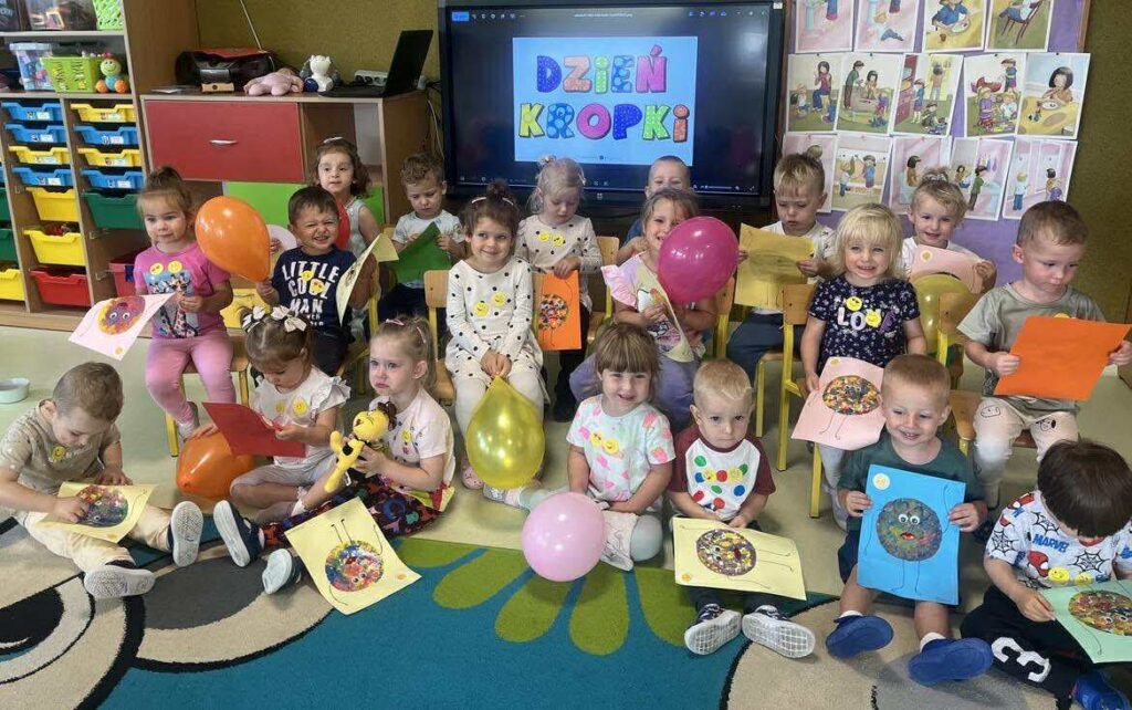 ''Dzień Kropki" grupa "Sówki"