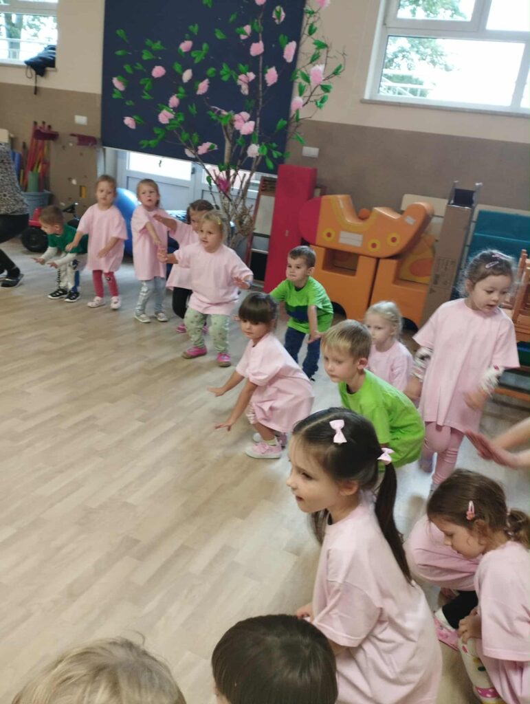 DZIEŃ SPORTU - GRUPA PAPUŻKI