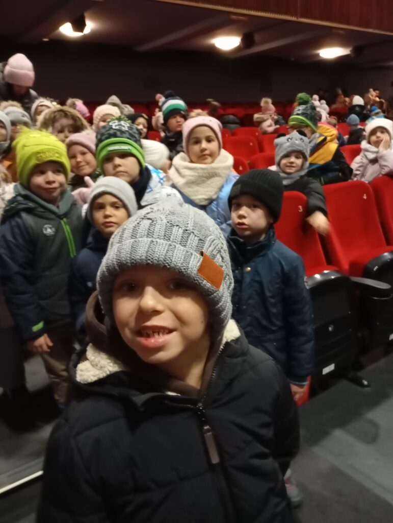 Wyjście grupy "Pszczółek" do BSCK na musical.