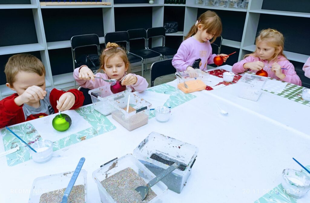 Wycieczka do Fabryki Bombek w Staszowie. Grupa "Motylki".