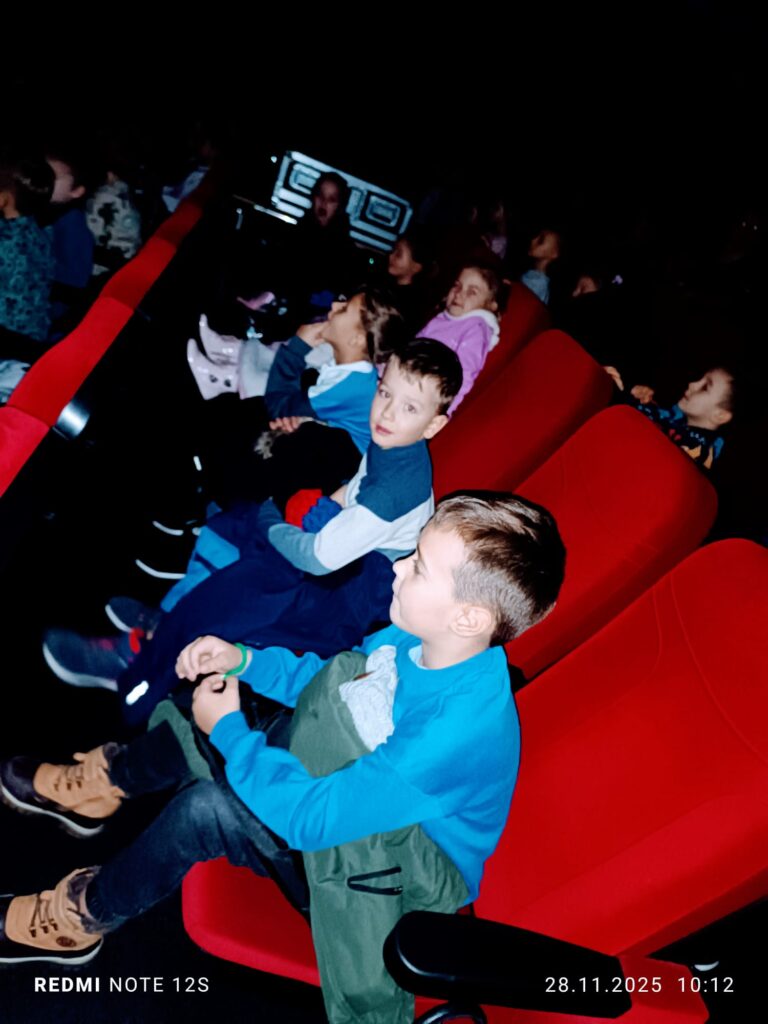 Wyjście do Buskiego Centrum Kultury na musical pt. "Magiczny Świat Pana Andersena".