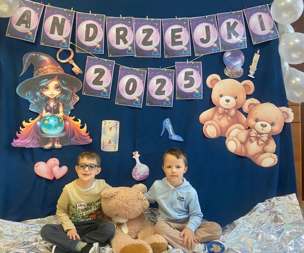 Andrzejki z Pluszowym Misiem w grupie "Motylki".