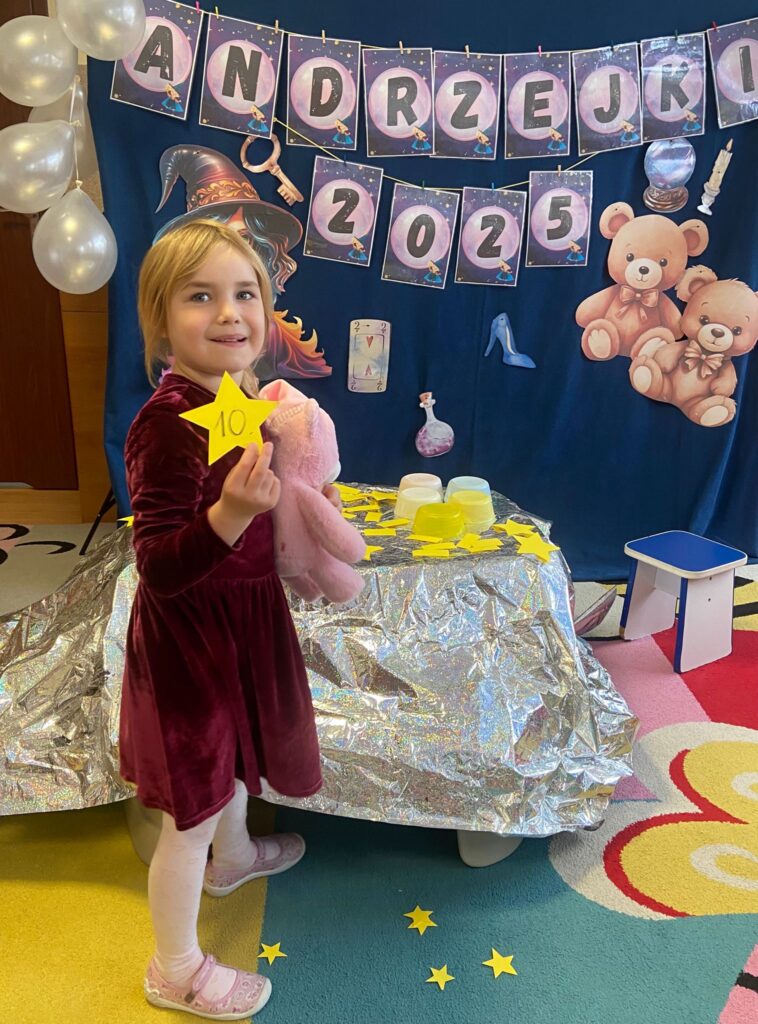 Andrzejki z Pluszowym Misiem w grupie "Motylki".