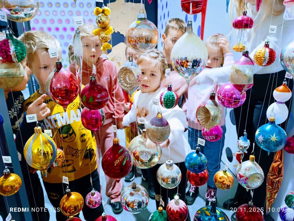 Wycieczka do Fabryki Bombek w Staszowie. Grupa "Motylki".