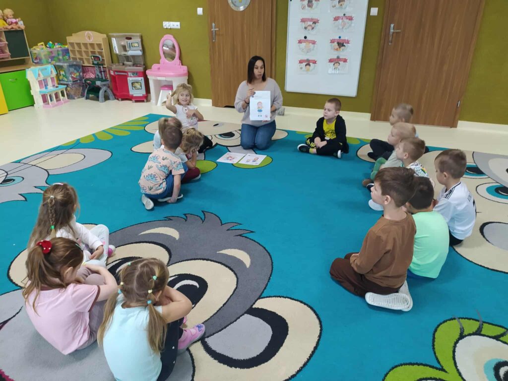 MIĘDZYNARODOWY DZIEŃ PRAW DZIECKA - GRUPA ŻYRAFKI 