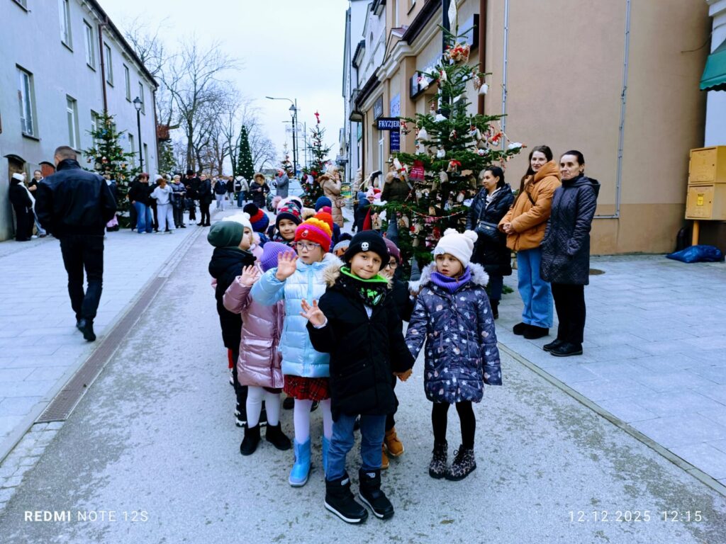 Udział w XI edycji konkursu "Ubierzmy razem choinkę".