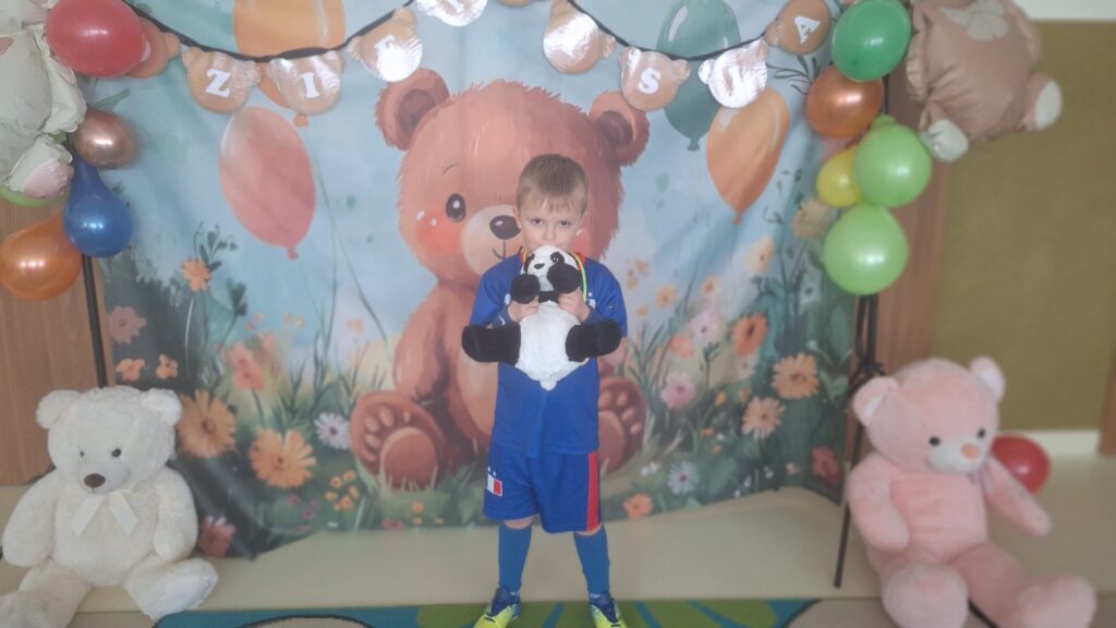 DZIEŃ PLUSZOWEGO MISIA - GRUPA ŻYRAFKI 