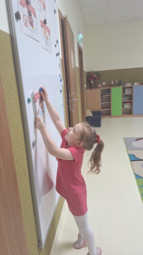 MIĘDZYNARODOWY DZIEŃ PRAW DZIECKA - GRUPA ŻYRAFKI 