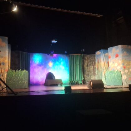 WYJŚCIE DO BUSKIEGO SAMORZĄDOWEGO CENTRUM KULTURY NA MUSICAL "MAGICZNY ŚWIAT PAN ANDERSENA" - GRUPA ŻYRAFKI