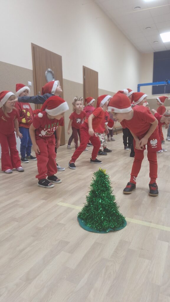 BIEG MIKOŁAJÓW - GRUPA ŻYRAFKI 