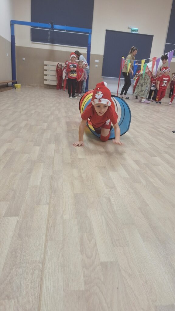 BIEG MIKOŁAJÓW - GRUPA ŻYRAFKI 