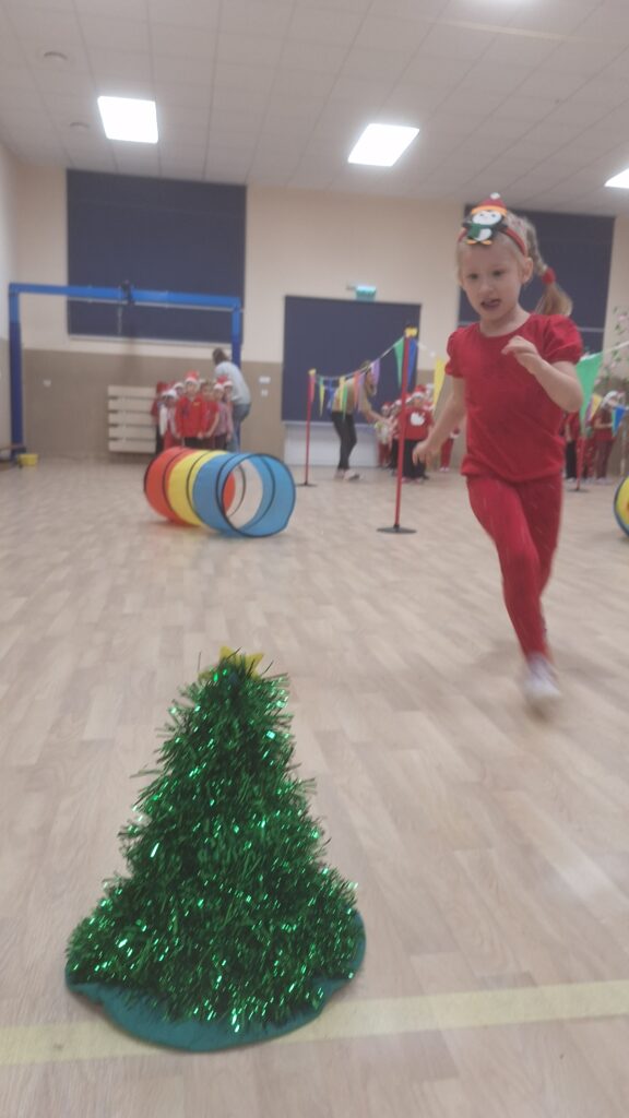 BIEG MIKOŁAJÓW - GRUPA ŻYRAFKI 