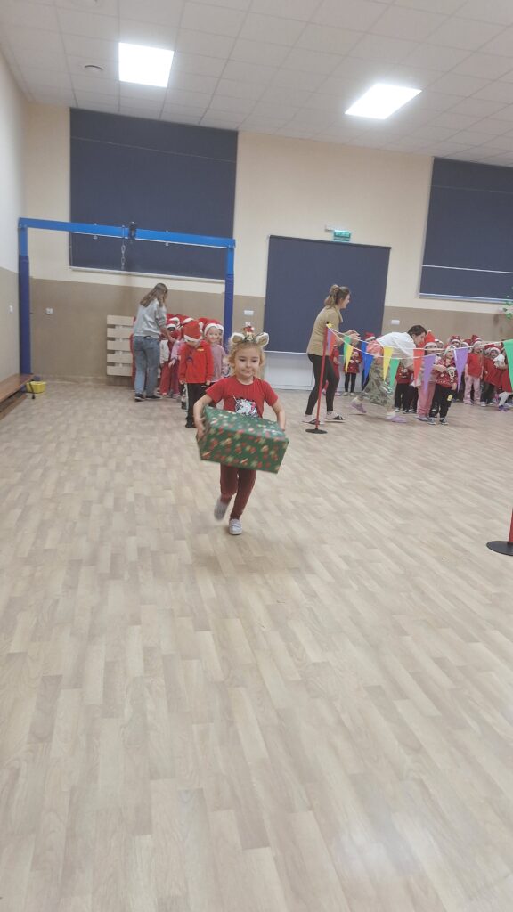 BIEG MIKOŁAJÓW - GRUPA ŻYRAFKI 