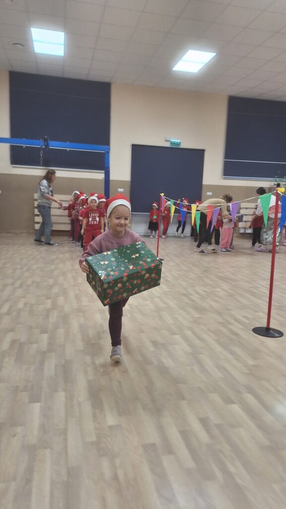 BIEG MIKOŁAJÓW - GRUPA ŻYRAFKI 