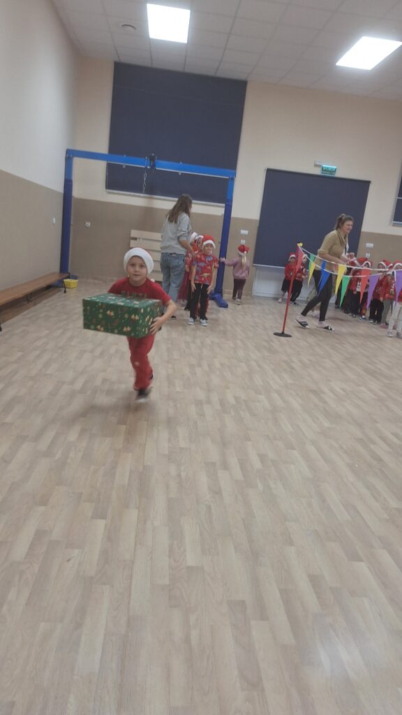 BIEG MIKOŁAJÓW - GRUPA ŻYRAFKI 