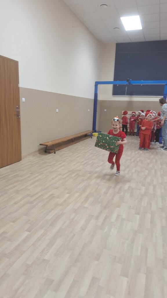 BIEG MIKOŁAJÓW - GRUPA ŻYRAFKI 