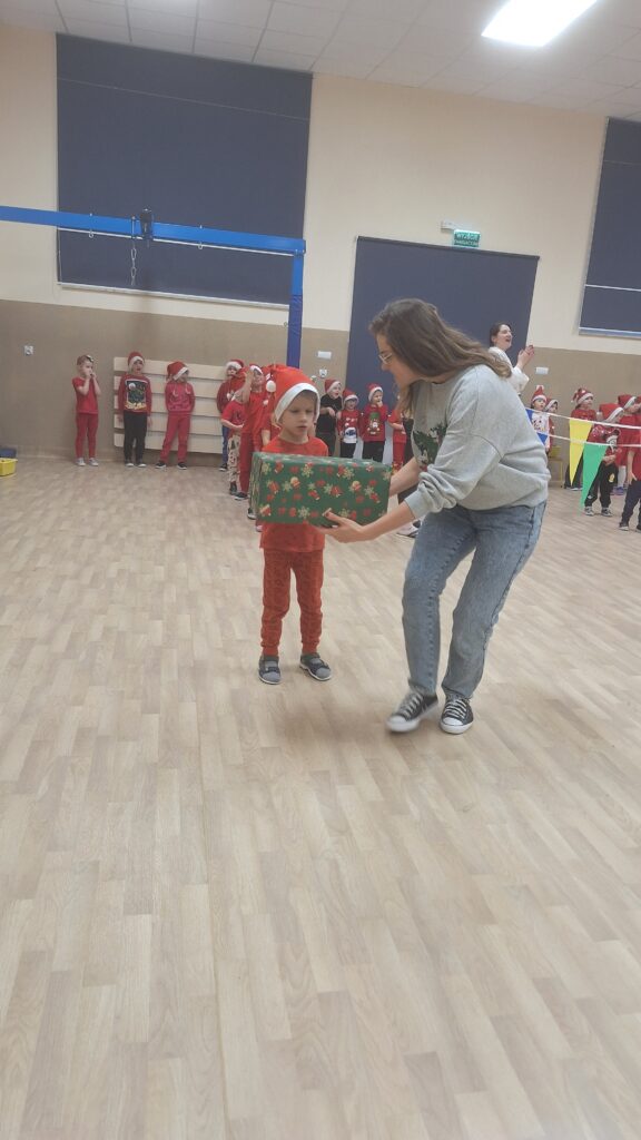 BIEG MIKOŁAJÓW - GRUPA ŻYRAFKI 