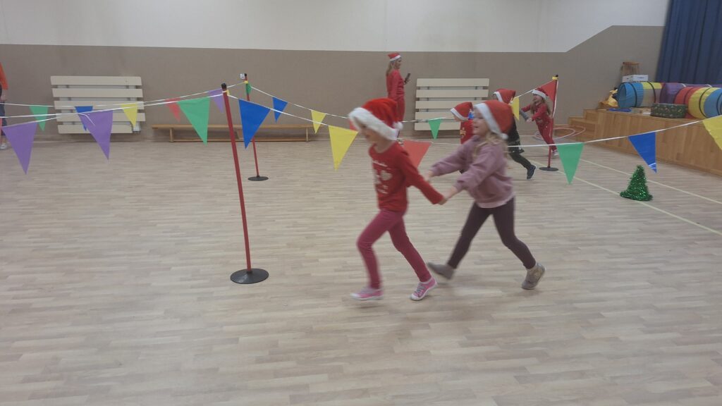 BIEG MIKOŁAJÓW - GRUPA ŻYRAFKI 