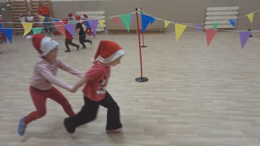 BIEG MIKOŁAJÓW - GRUPA ŻYRAFKI 